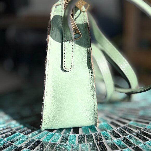 Patricia Nash Vallata Burnished Tooled Italian Leather Crossbody in Sage Green! - Picture 3 of 5